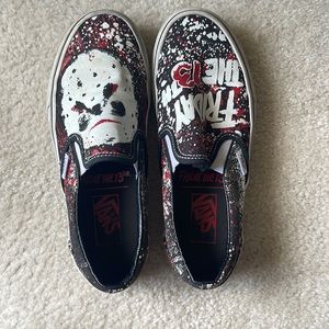 Vans Glow in the dark “Friday The 13th” Boys size 4.0 girls 5.5 worn 2 times.